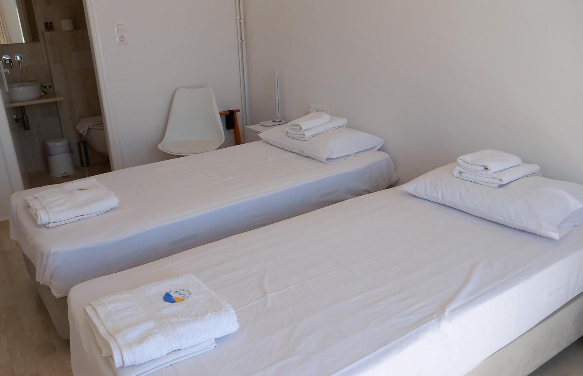 Naias Hotel Livadi  ภายนอก รูปภาพ