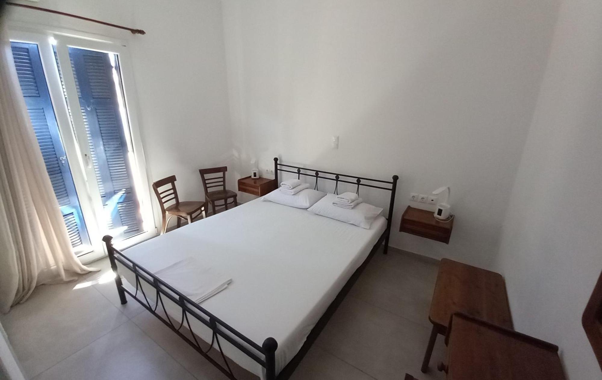 Naias Hotel Livadi  ภายนอก รูปภาพ